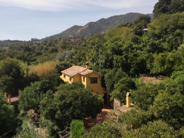 Villa con 3 Dormitorios  en Ojén