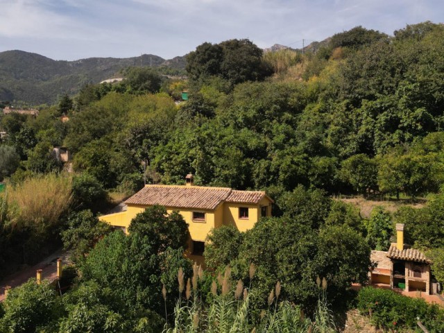 3 Bedrooms Villa in Ojén