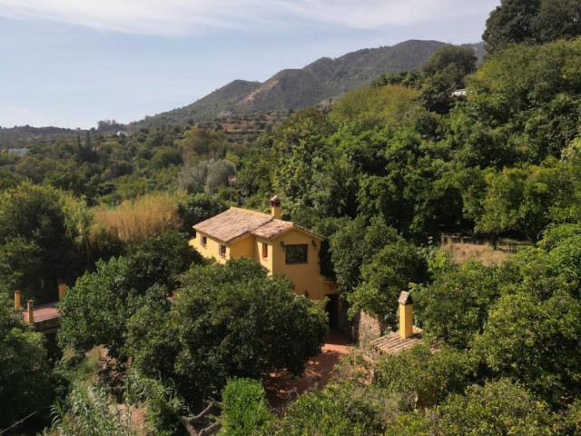 3 Bedrooms Villa in Ojén