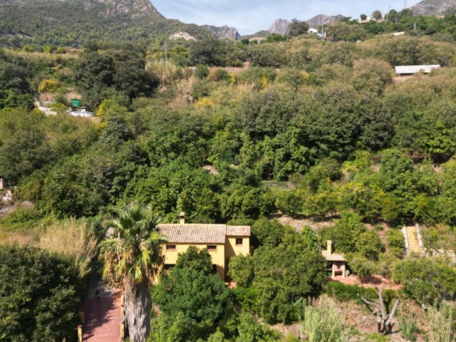 3 Bedrooms Villa in Ojén