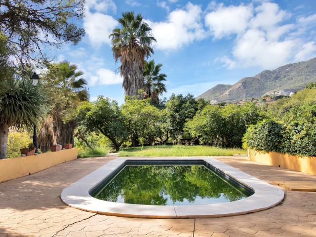 3 Bedrooms Villa in Ojén