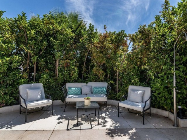 5 Bedrooms Villa in Elviria