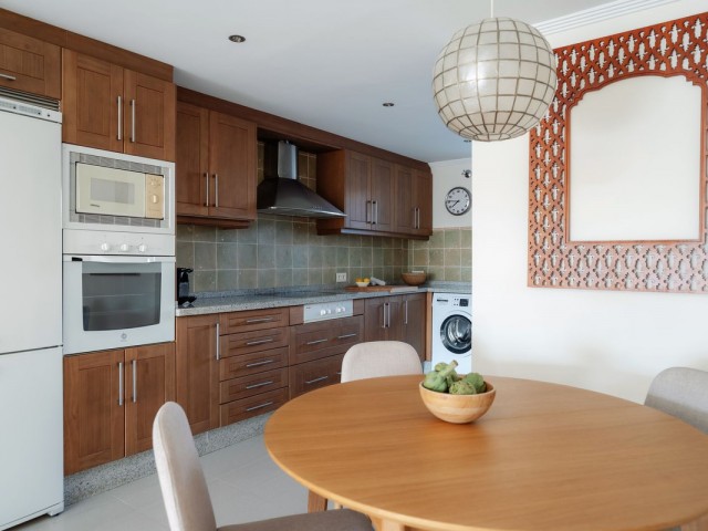 2 Bedrooms Apartment in Nueva Andalucía