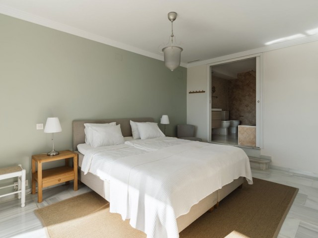 2 Bedrooms Apartment in Nueva Andalucía