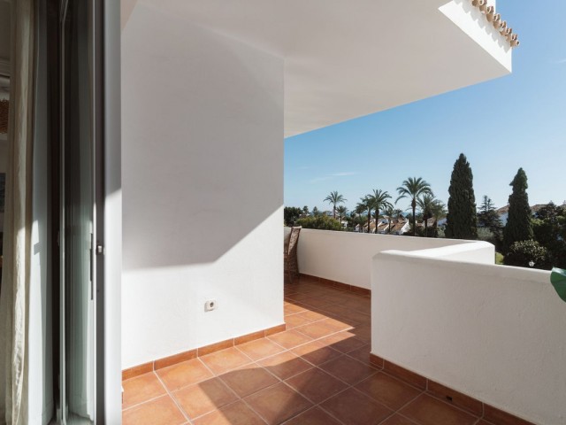 2 Bedrooms Apartment in Nueva Andalucía
