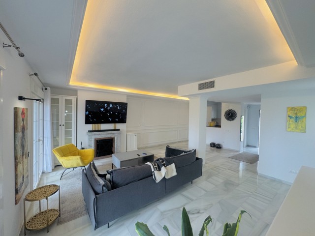 4 Bedrooms Townhouse in Estepona