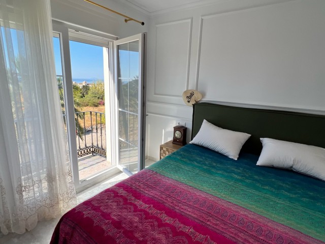 Maison mitoyenne avec 4 Chambres  à Estepona