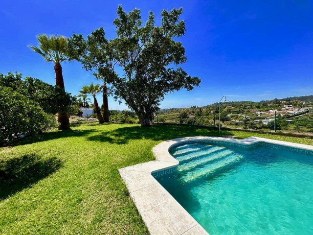 3 Bedrooms Villa in Estepona
