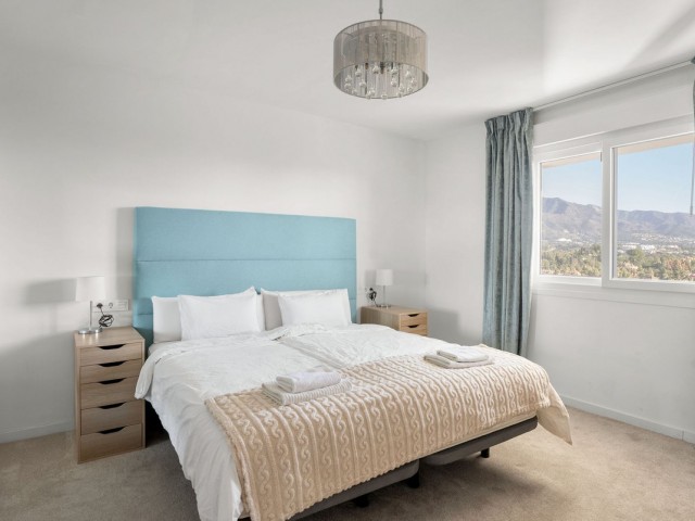 Penthouse avec 3 Chambres  à Nueva Andalucía