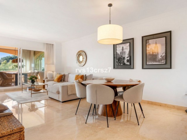 3 Bedrooms Apartment in Elviria