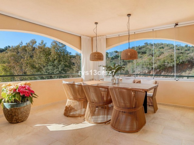 3 Bedrooms Apartment in Elviria