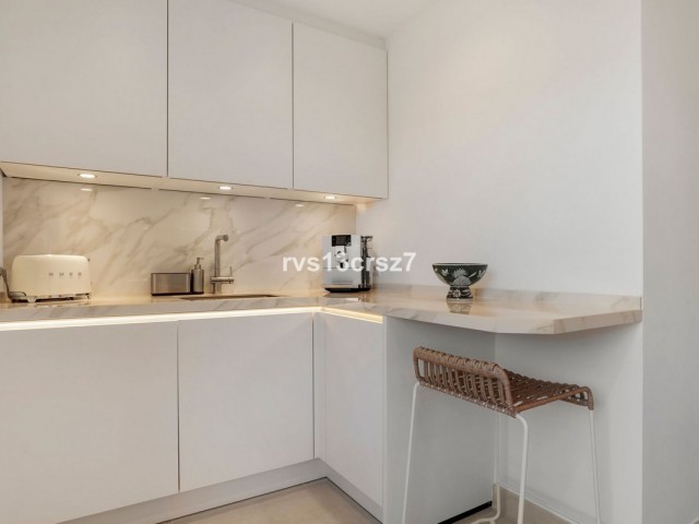 3 Bedrooms Apartment in Elviria