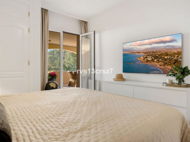 3 Bedrooms Apartment in Elviria