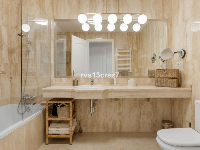 3 Bedrooms Apartment in Elviria