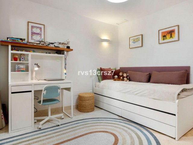 3 Bedrooms Apartment in Elviria