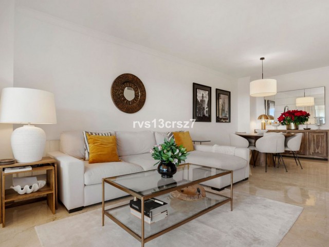 3 Bedrooms Apartment in Elviria