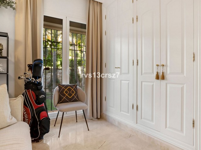 3 Bedrooms Apartment in Elviria