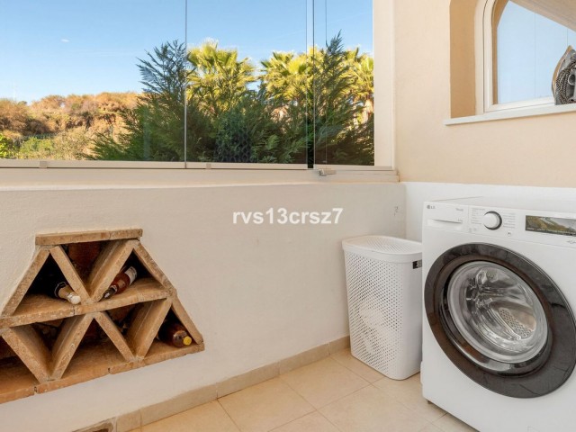 3 Bedrooms Apartment in Elviria