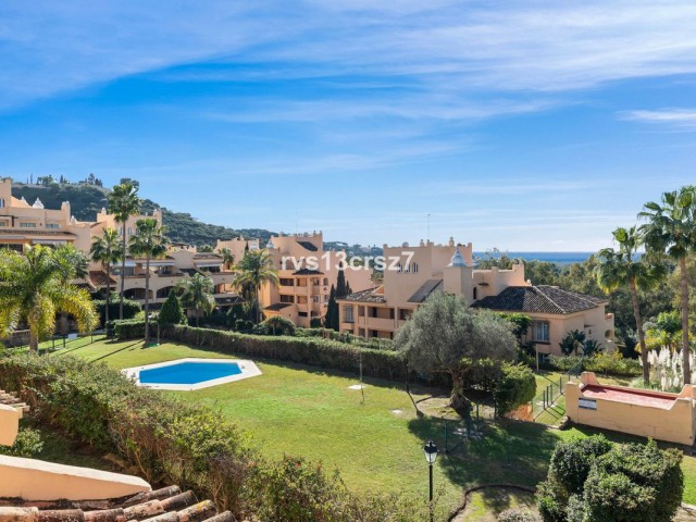 3 Bedrooms Apartment in Elviria