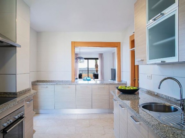 2 Bedrooms Apartment in Benahavís