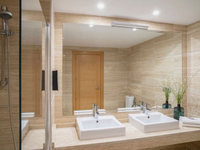 2 Bedrooms Apartment in Benahavís