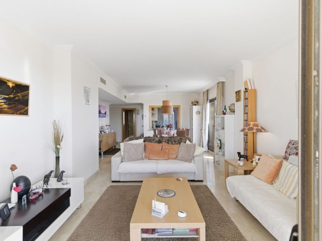 2 Bedrooms Apartment in Benahavís