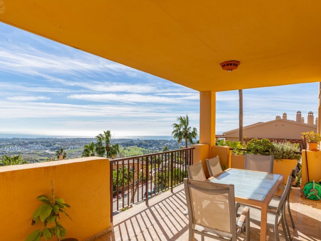 2 Bedrooms Apartment in Benahavís