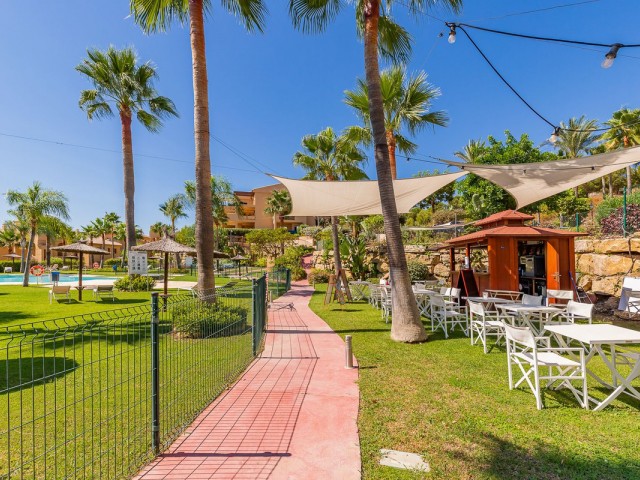 2 Bedrooms Apartment in Benahavís