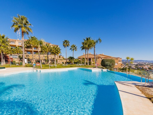 2 Bedrooms Apartment in Benahavís