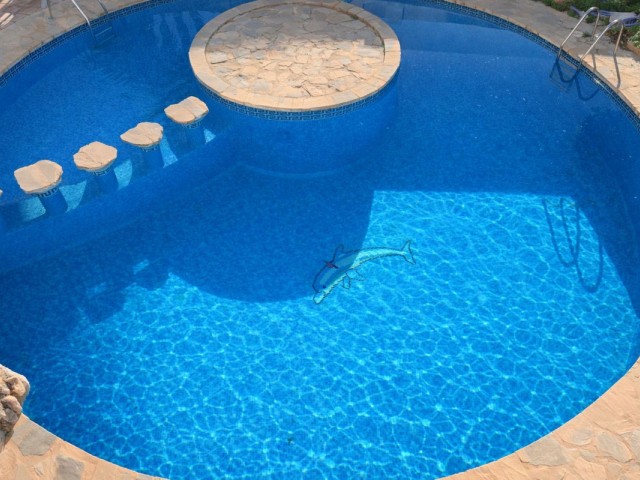 5 Bedrooms Villa in Benalmadena