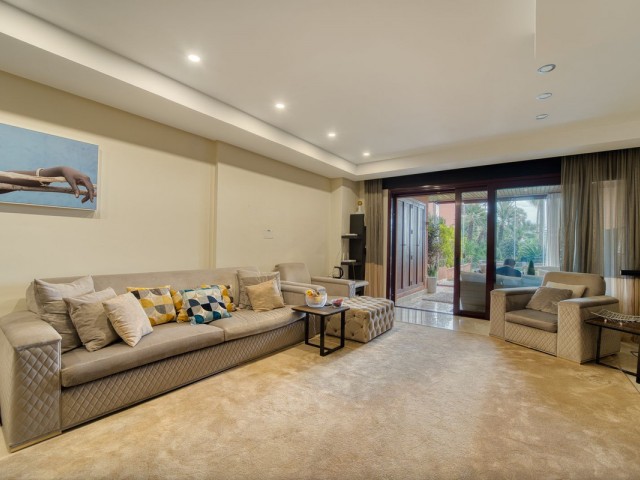 2 Bedrooms Apartment in Nueva Andalucía