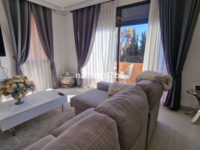 Apartamento con 3 Dormitorios  en El Paraiso