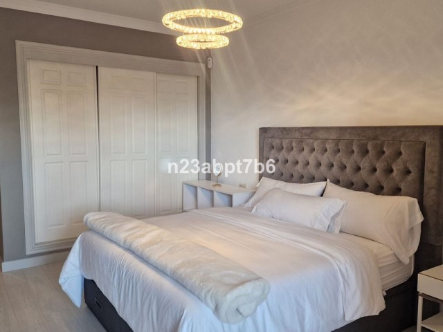 Apartamento con 3 Dormitorios  en El Paraiso