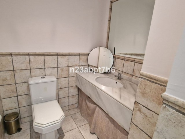 Apartamento con 3 Dormitorios  en El Paraiso