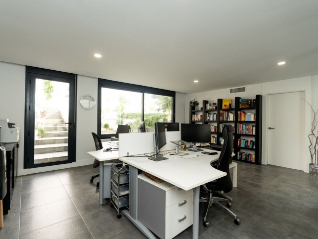 3 Bedrooms Villa in Cerros del Aguila