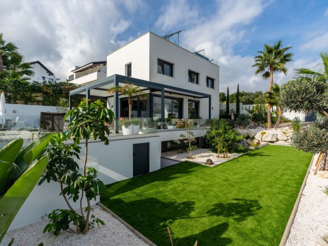 3 Bedrooms Villa in Cerros del Aguila