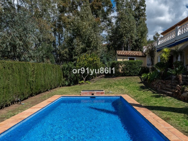 3 Bedrooms Villa in Benahavís