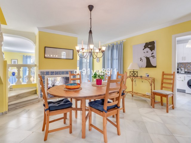 3 Bedrooms Villa in Benahavís