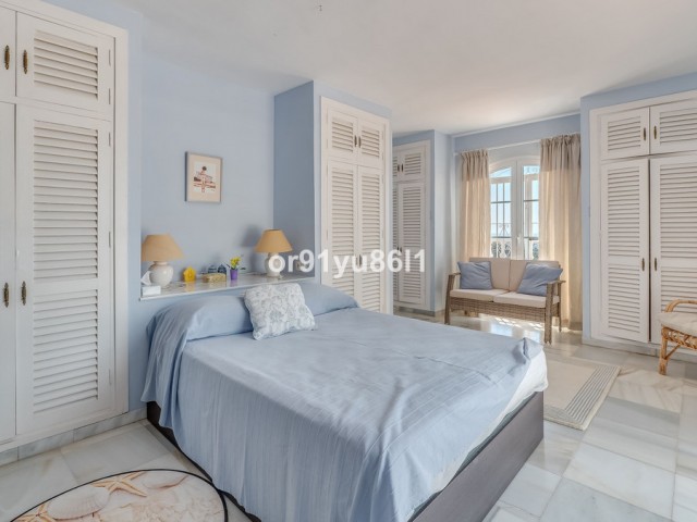 3 Bedrooms Villa in Benahavís