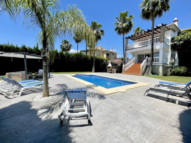4 Bedrooms Villa in Mijas Golf
