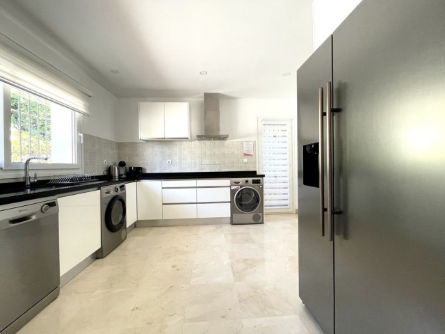 4 Bedrooms Villa in Mijas Golf