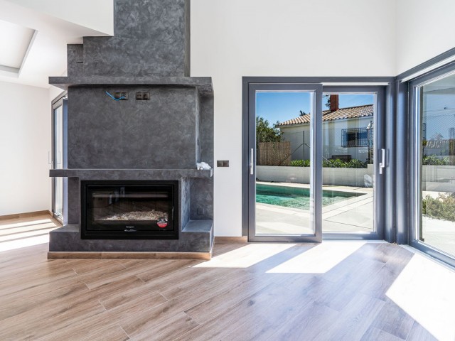 3 Bedrooms Villa in Estepona