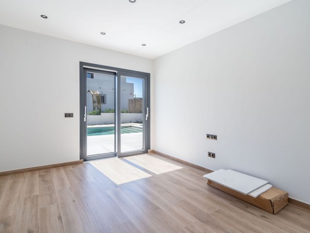 3 Bedrooms Villa in Estepona