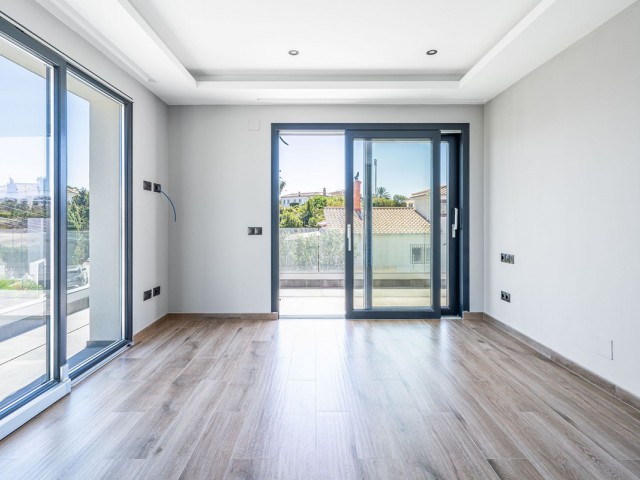 3 Bedrooms Villa in Estepona