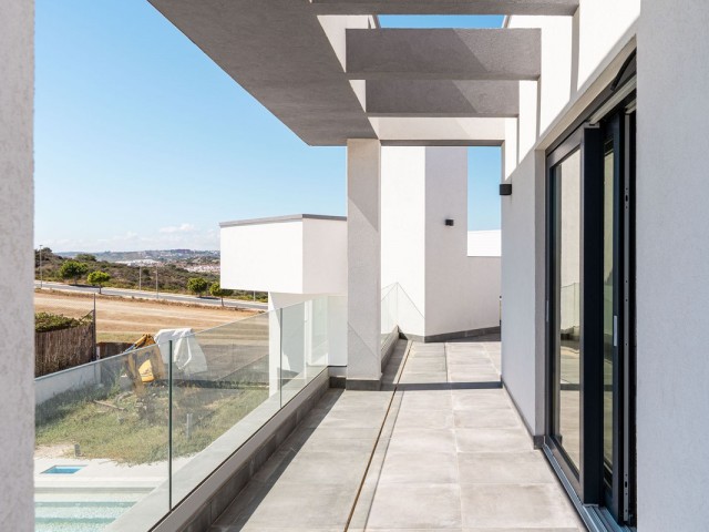 3 Bedrooms Villa in Estepona