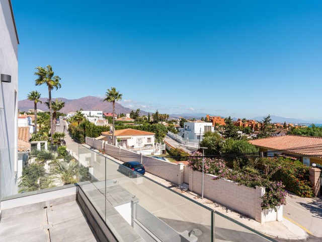 3 Bedrooms Villa in Estepona