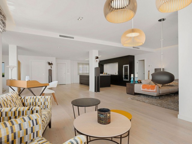 4 Bedrooms Apartment in Nueva Andalucía