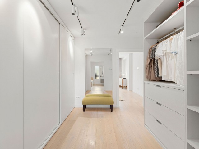 4 Bedrooms Apartment in Nueva Andalucía