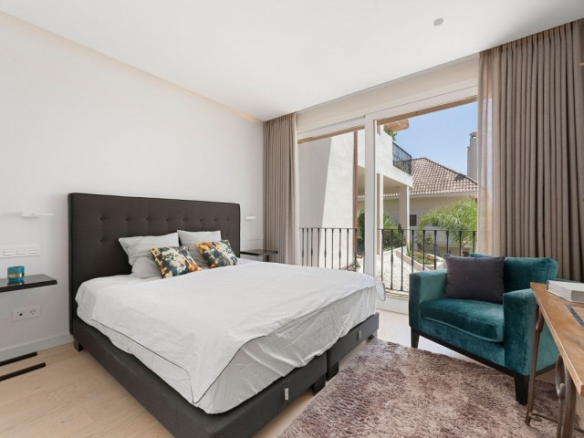 4 Bedrooms Apartment in Nueva Andalucía