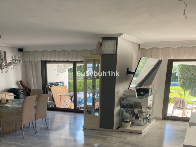 4 Makuuhuoneen Rivitalo Estepona